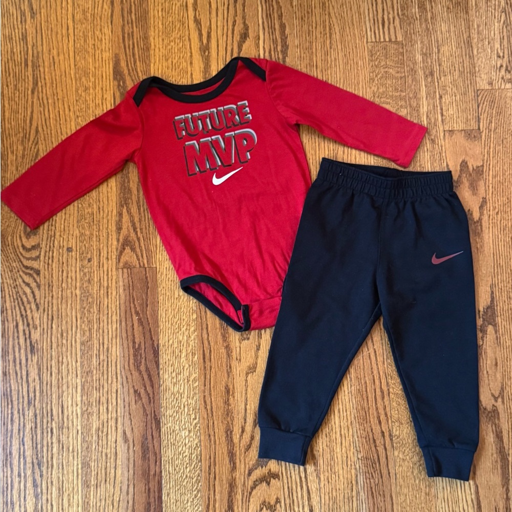 Infant Boys Two-Piece Nike matching set
